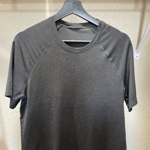 Lululemon Metal Vent Tech Tee, Updated, Slim Fit - M, Graphite Grey/Black